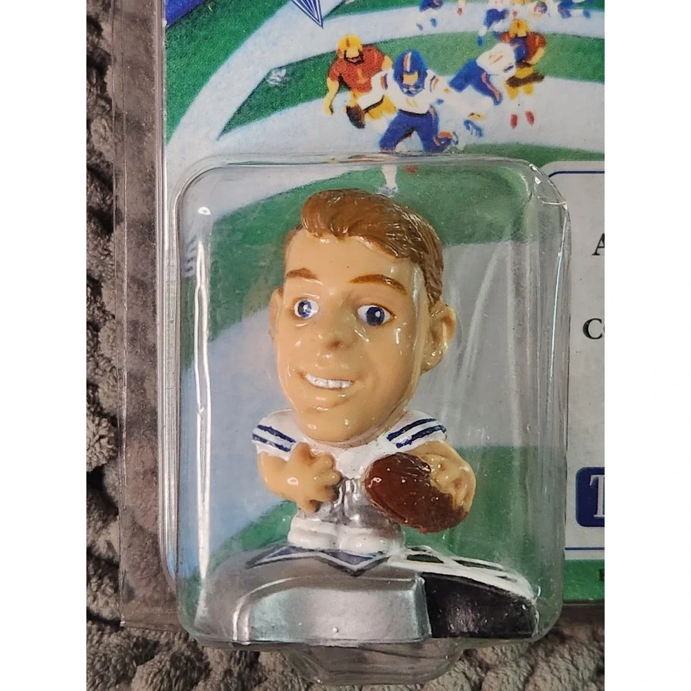 TROY AIKMAN MICRO‎ STARS 1994 NFL DALLAS COWBOYS QB FIGURE 2in TALL Vtg Champ